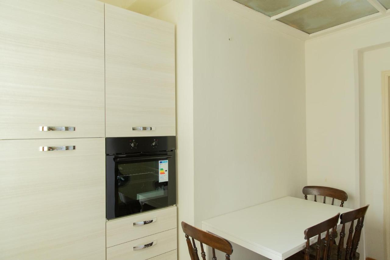 Strategic 2Br Apartment Florenz Exterior foto